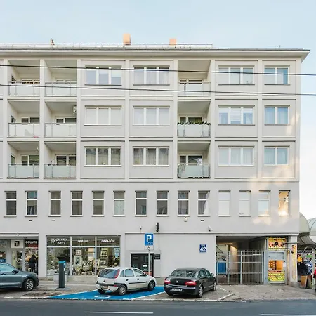 Hala - Na Wylacznosc Tuz Przy Dworcu Vandrerhjem