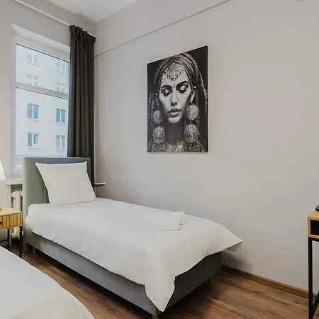 Hala - Na Wylacznosc Tuz Przy Dworcu Hostel *