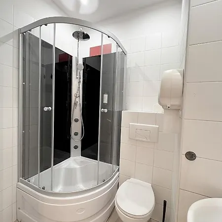 Hala Hostel - Prywatne Pokoje Gdynia Obok Dworca Glownego אכסניה גדינייה