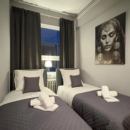 Hala - Na Wylacznosc Tuz Przy Dworcu Hostel *