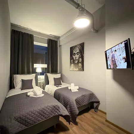 Hostel Hala - Na Wylacznosc Tuz Przy Dworcu
