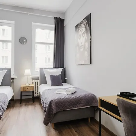 Hala - Na Wylacznosc Tuz Przy Dworcu Хостел Гдиня