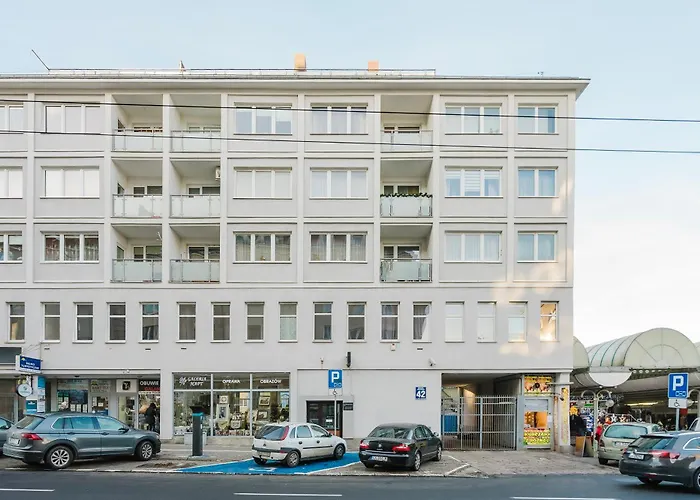 Hala - Na Wylacznosc Tuz Przy Dworcu Vandrerhjem