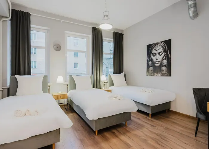 Hala - Na Wylacznosc Tuz Przy Dworcu Vandrerhjem *