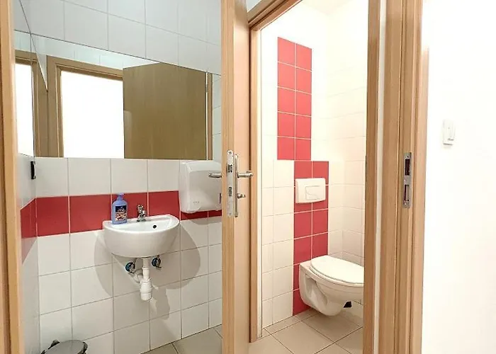 Hala - Na Wylacznosc Tuz Przy Dworcu * Gdynia