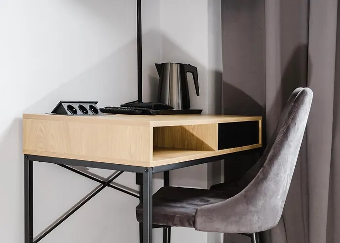 Hala - Na Wylacznosc Tuz Przy Dworcu * Gdynia