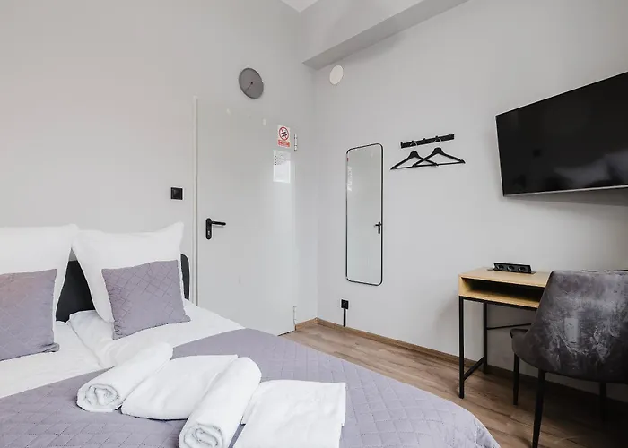 Hala - Na Wylacznosc Tuz Przy Dworcu * Gdynia