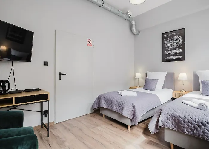 Hala - Na Wylacznosc Tuz Przy Dworcu Vandrerhjem *